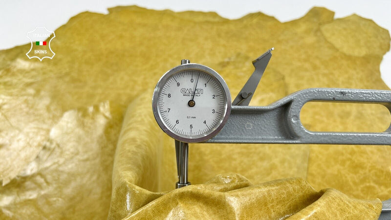 LIGHT MUSTARDY YELLOW SHINY VINTAGE LOOK Goat leather 3 skins 18sqf 0.4mm #C1614